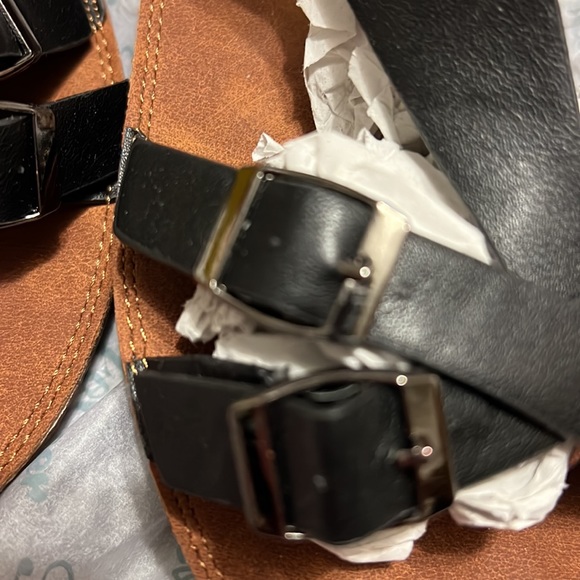 Forever Sandals - Picture 5 of 7